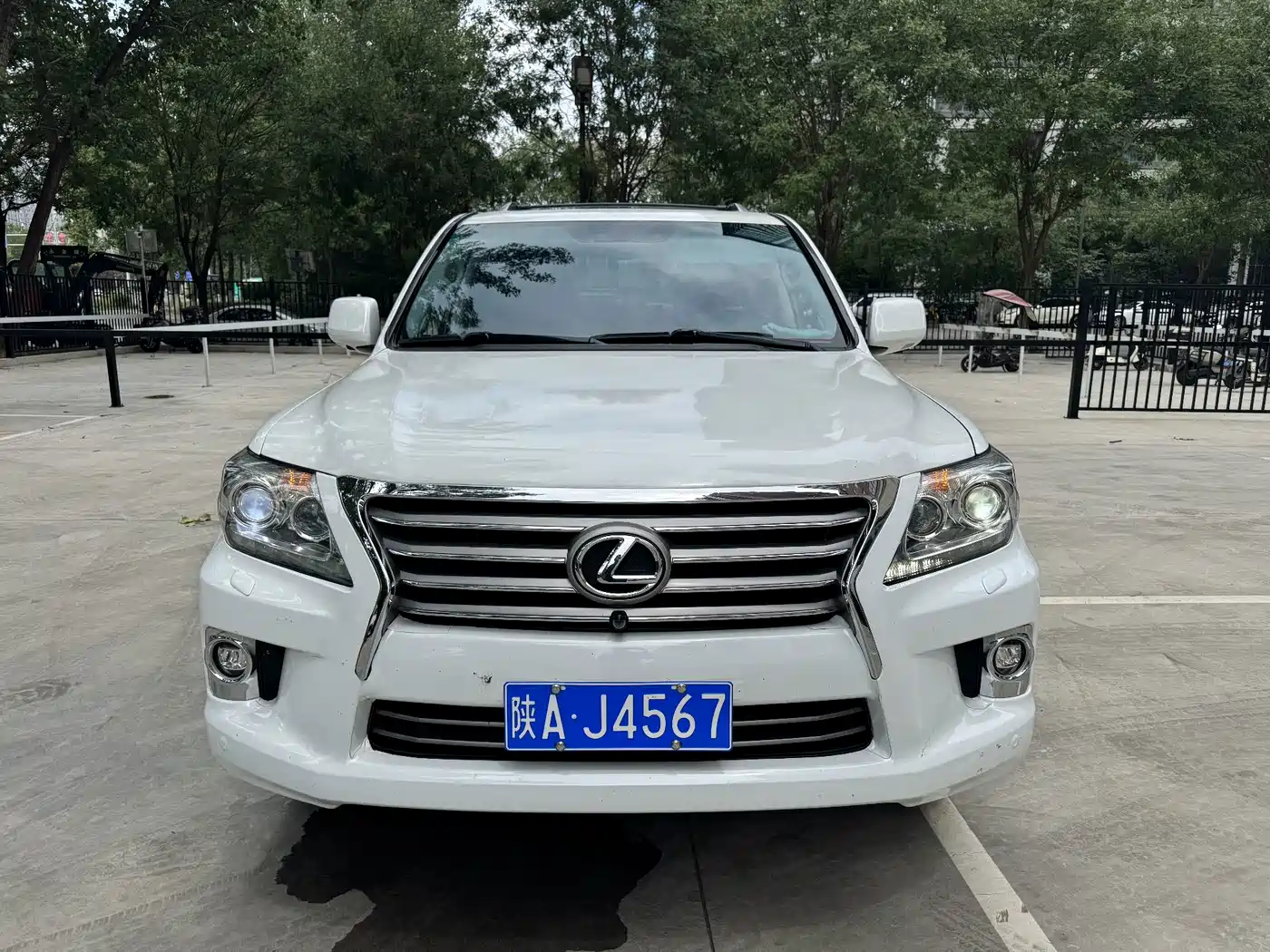 Lexus LX 2011 2009 570