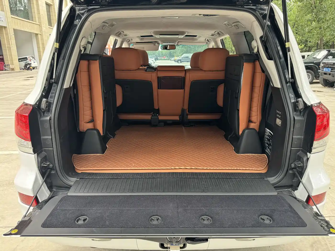 Lexus LX 2011 2009 570