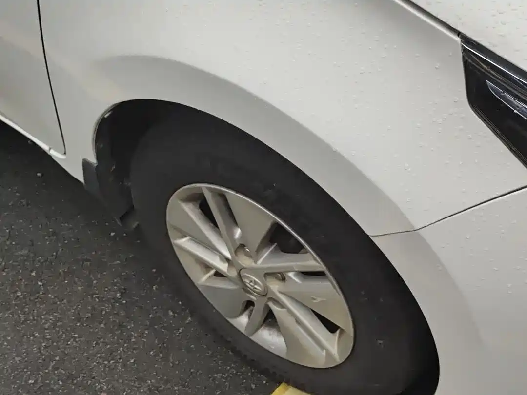 Toyota Corolla 2014 1.6L CVT GL фото 10