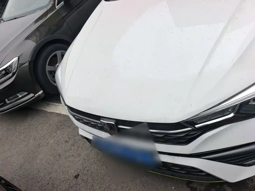 Фото 3 - Roewe i5
