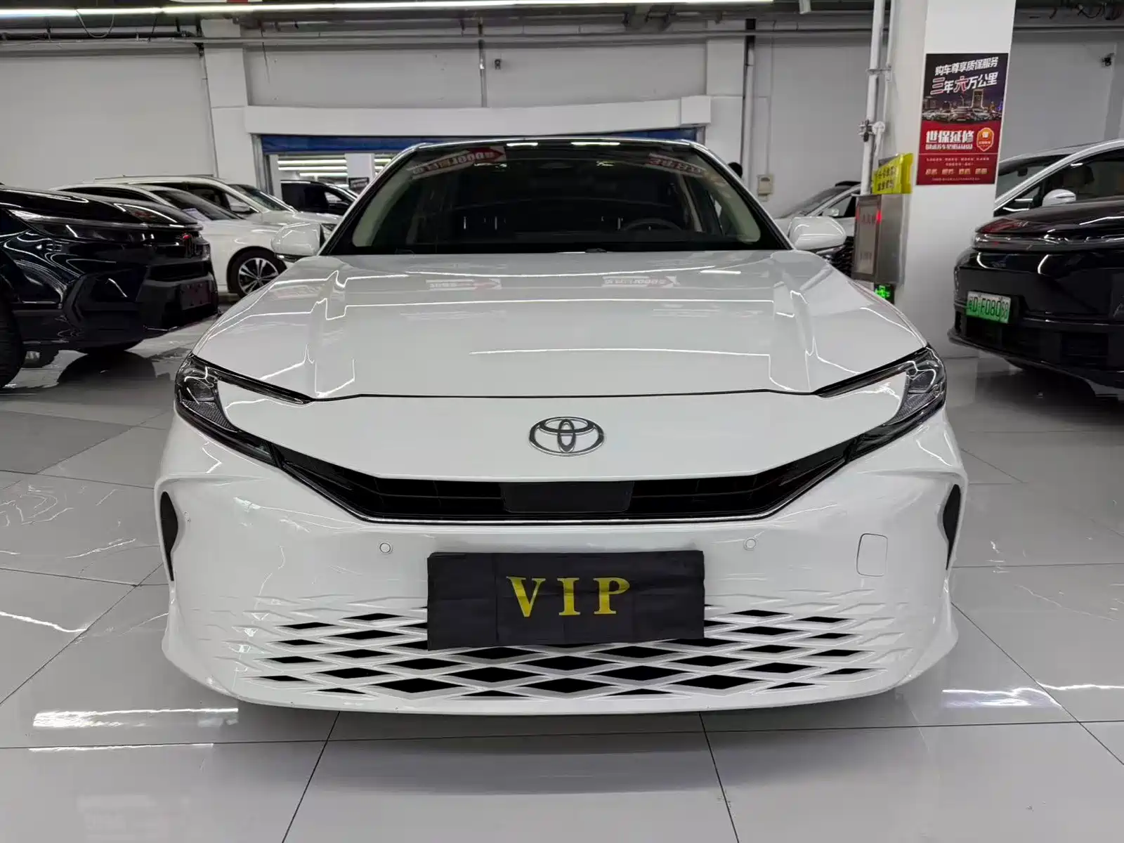 Photo 2 - Toyota Camry