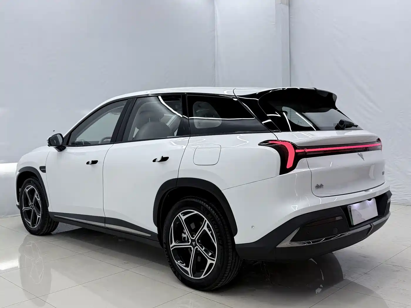 Nezha Auto Nezha L 2026 2024 Extended Range 310 Flash Charge Red Edition