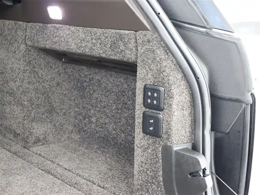Land Rover Range Rover 2019 3.0 SC V6 Heritage Extended Edition фото 7
