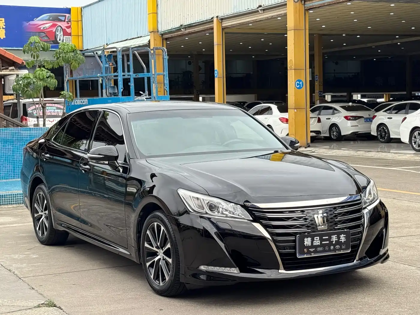 Toyota Crown 2018 2.0T Fashion Edition фото 3