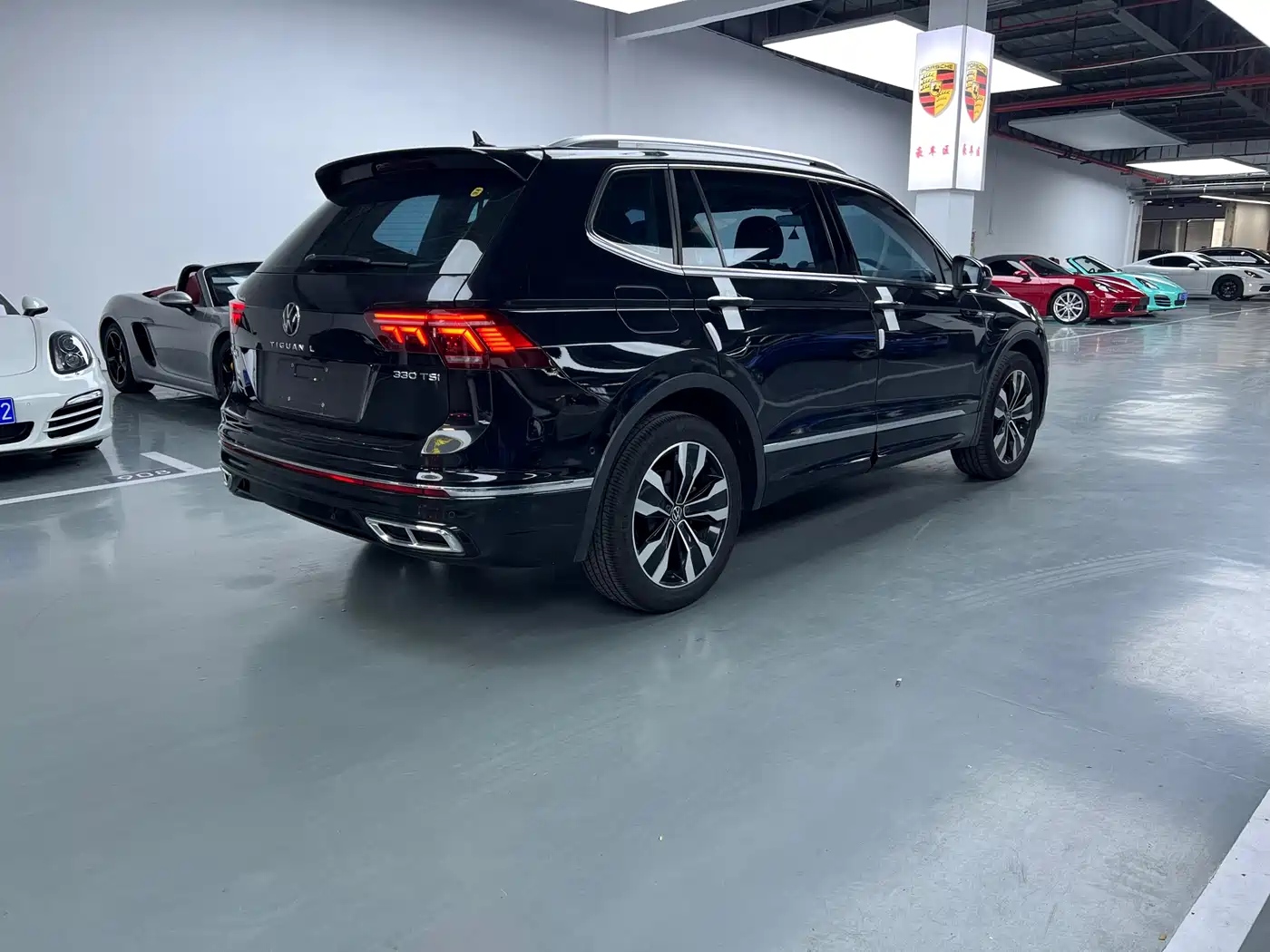 VOLKSWAGEN TIGUAN L