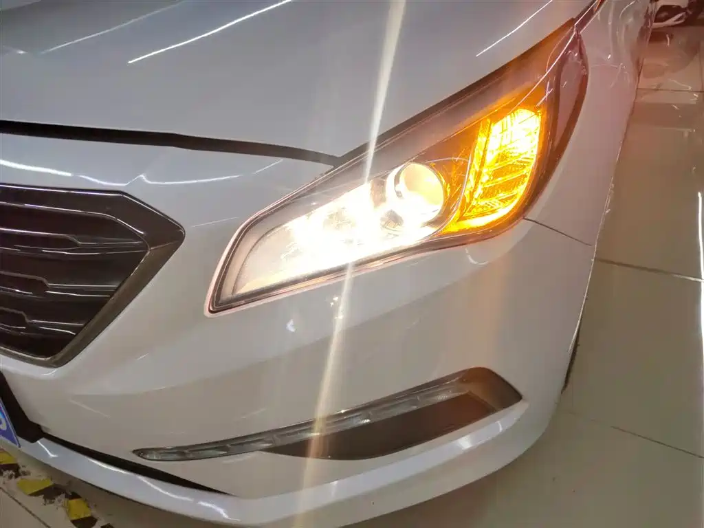 Hyundai Sonata 2015 1.6T GLS Smart фото 24