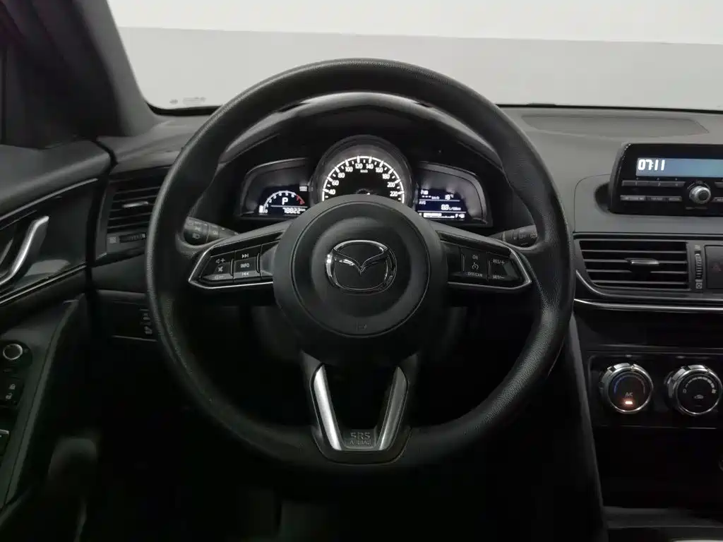 Photo 11 - Mazda CX-4