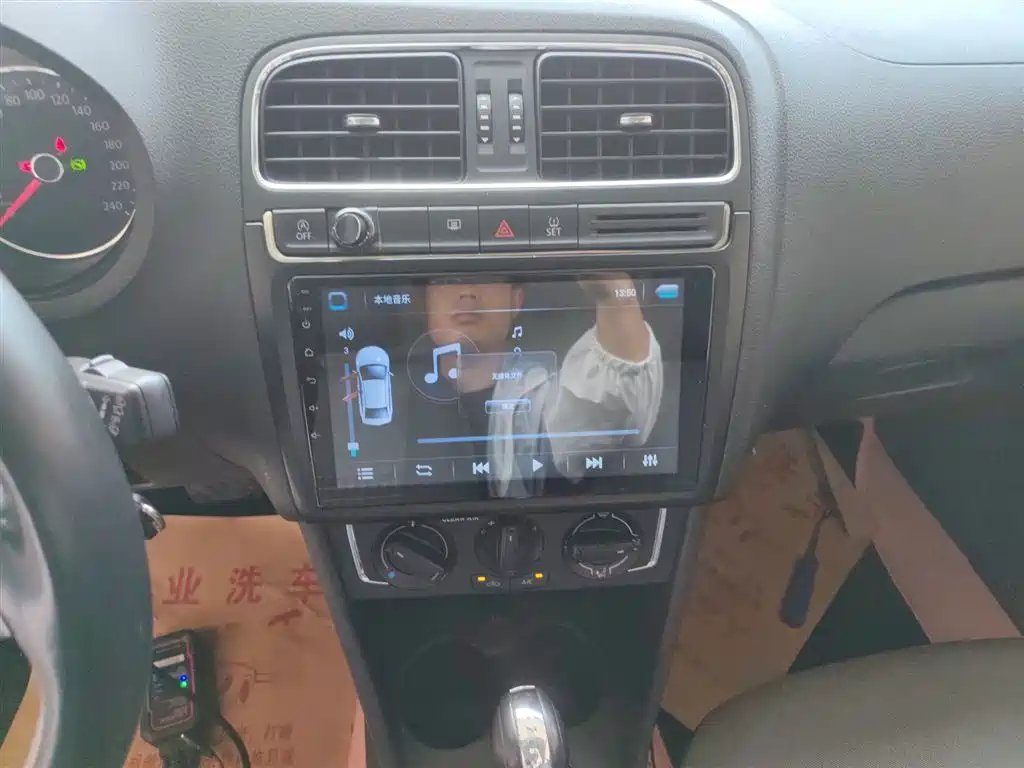 Volkswagen Polo 2018 1.5L Auto Comfort фото 13