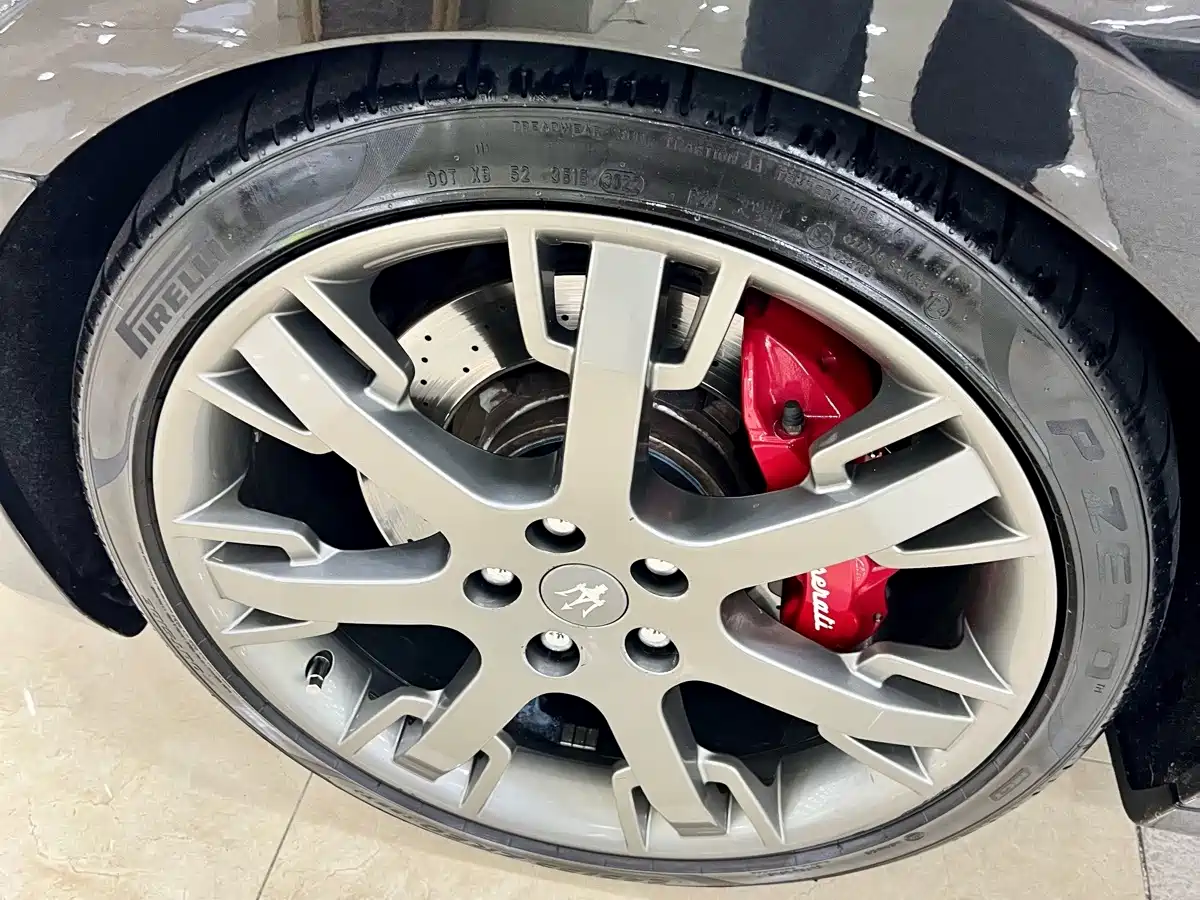 Maserati GranTurismo 2011 2009 4.7L Sport Automatic