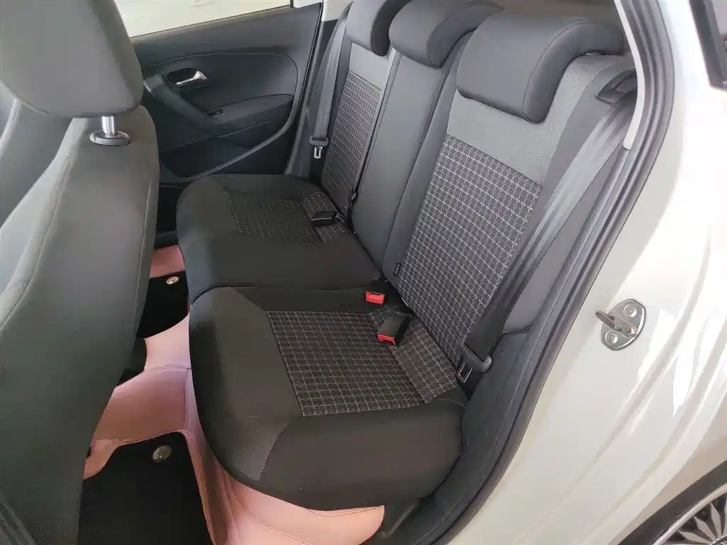 Volkswagen Polo 2018 1.5L Auto Comfort фото 17
