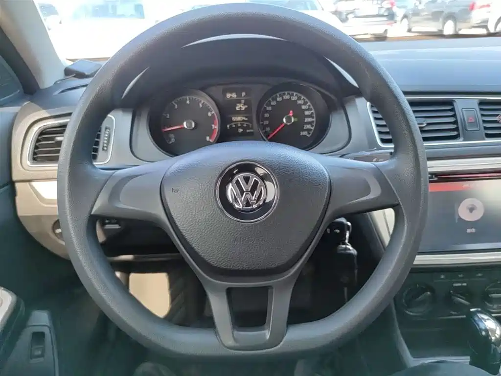 Volkswagen Lavida 2015 1.6L Automatic Trend Edition фото 11