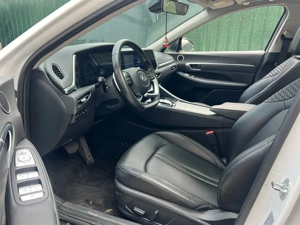 Hyundai Sonata 2022 270TGDi DCT 20th Anniversary Edition фото 4