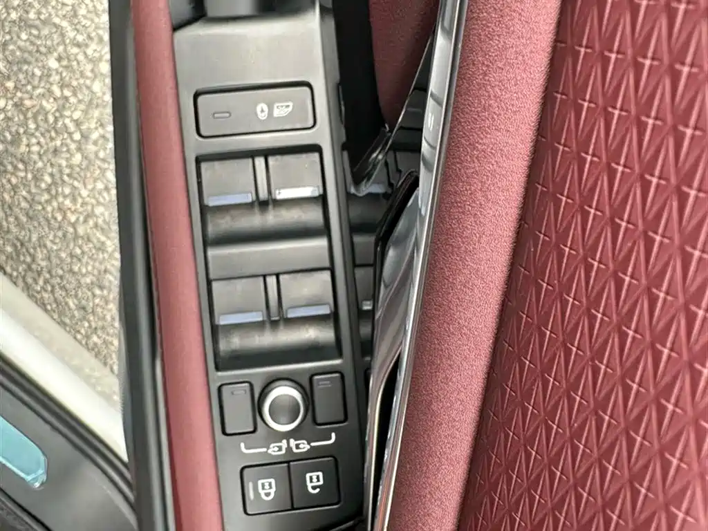Land Rover Range Rover Evoque 2021 Range Rover Evoque L 249PS R-Dynamic S Performance Edition фото 15