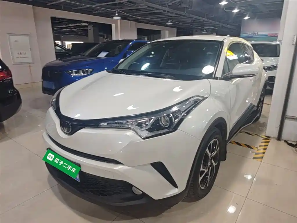 Toyota C-HR 2018 2.0L Leading Edition China V фото 2