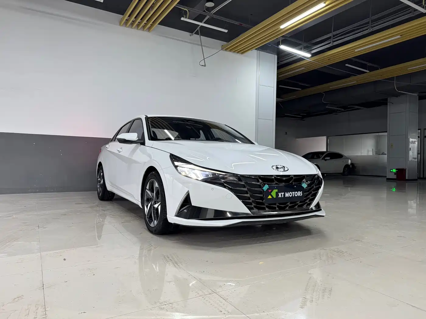 Hyundai Elantra 2023 Model 1.5L CVT LUX Premium Edition фото 2