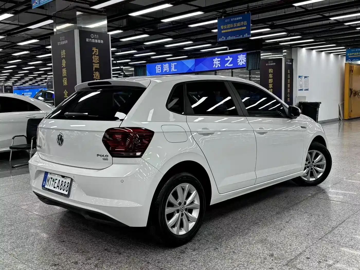 Volkswagen Polo 2019 Plus 1.5L Automatic Colorful Tech Edition фото 6