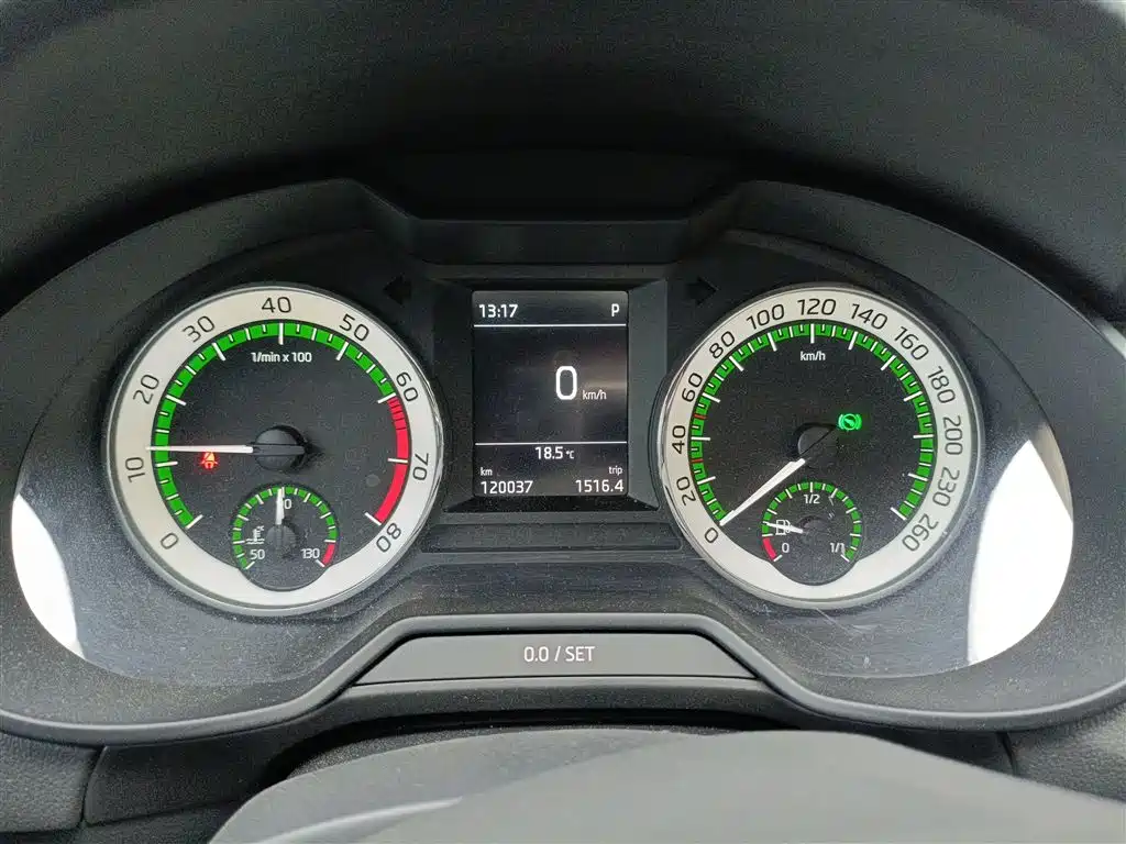 Škoda Octavia 2020 TSI230 DSG Smart Luxury Edition фото 12