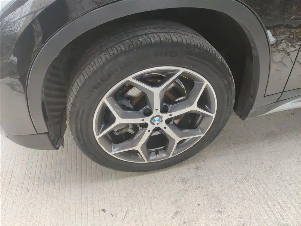 BMW X1 2019 sDrive18Li Premium Model фото 25