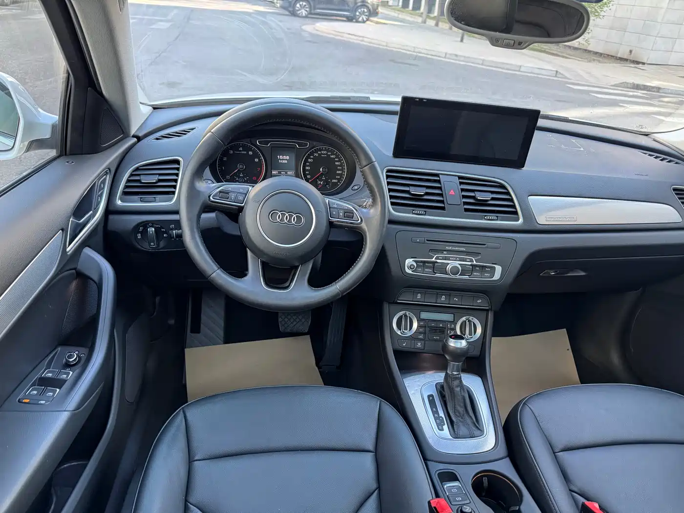 Audi Q3 2015 35 TFSI quattro Technology фото 8