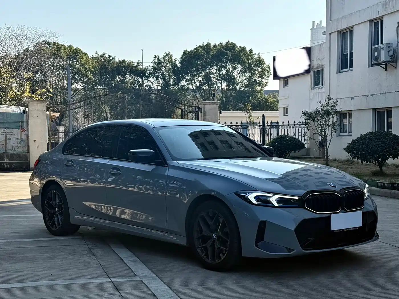 BMW 3-SERIES