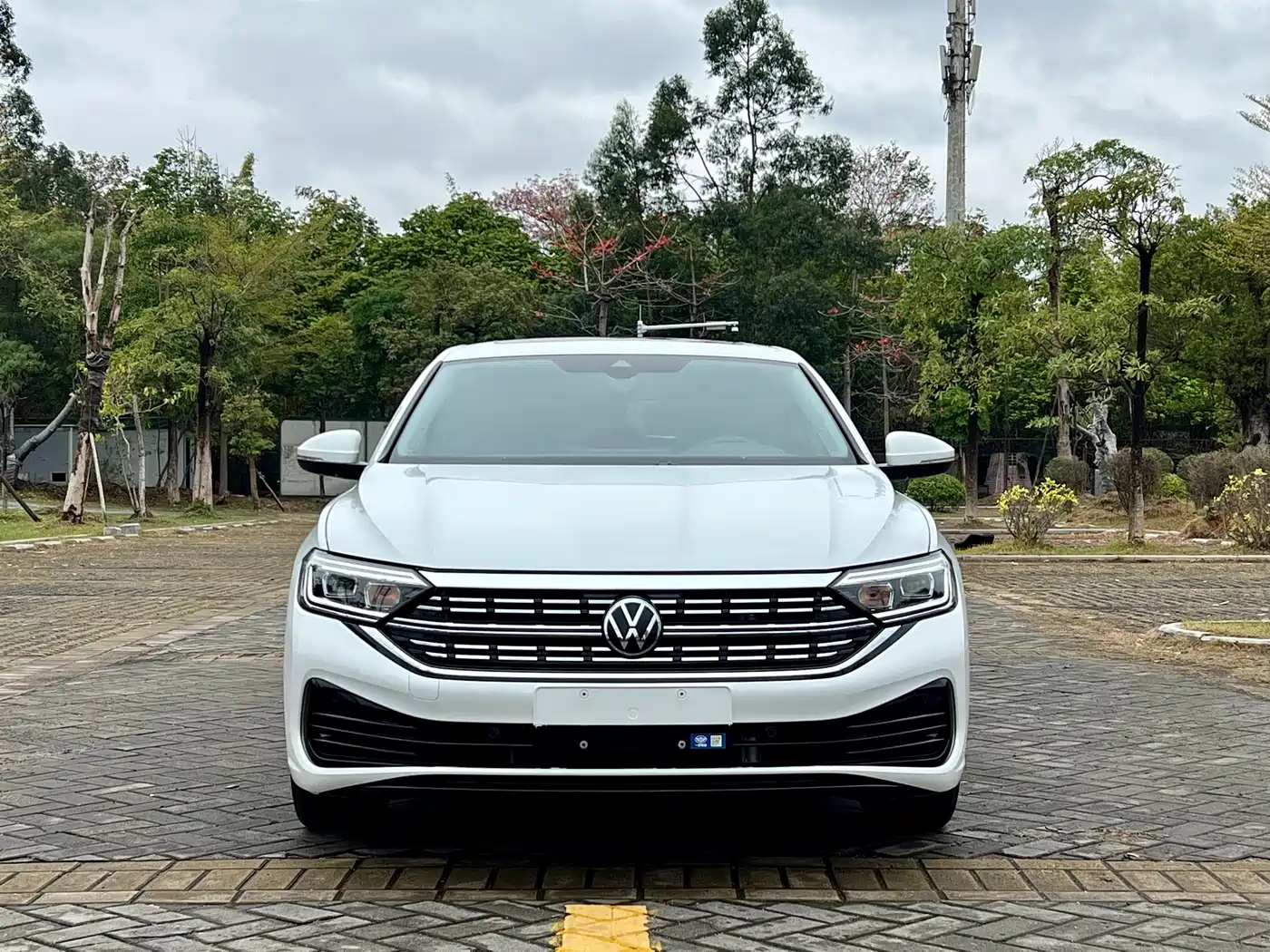 Volkswagen Sagitar 2023 300TSI DSG Surpassing Edition фото 2