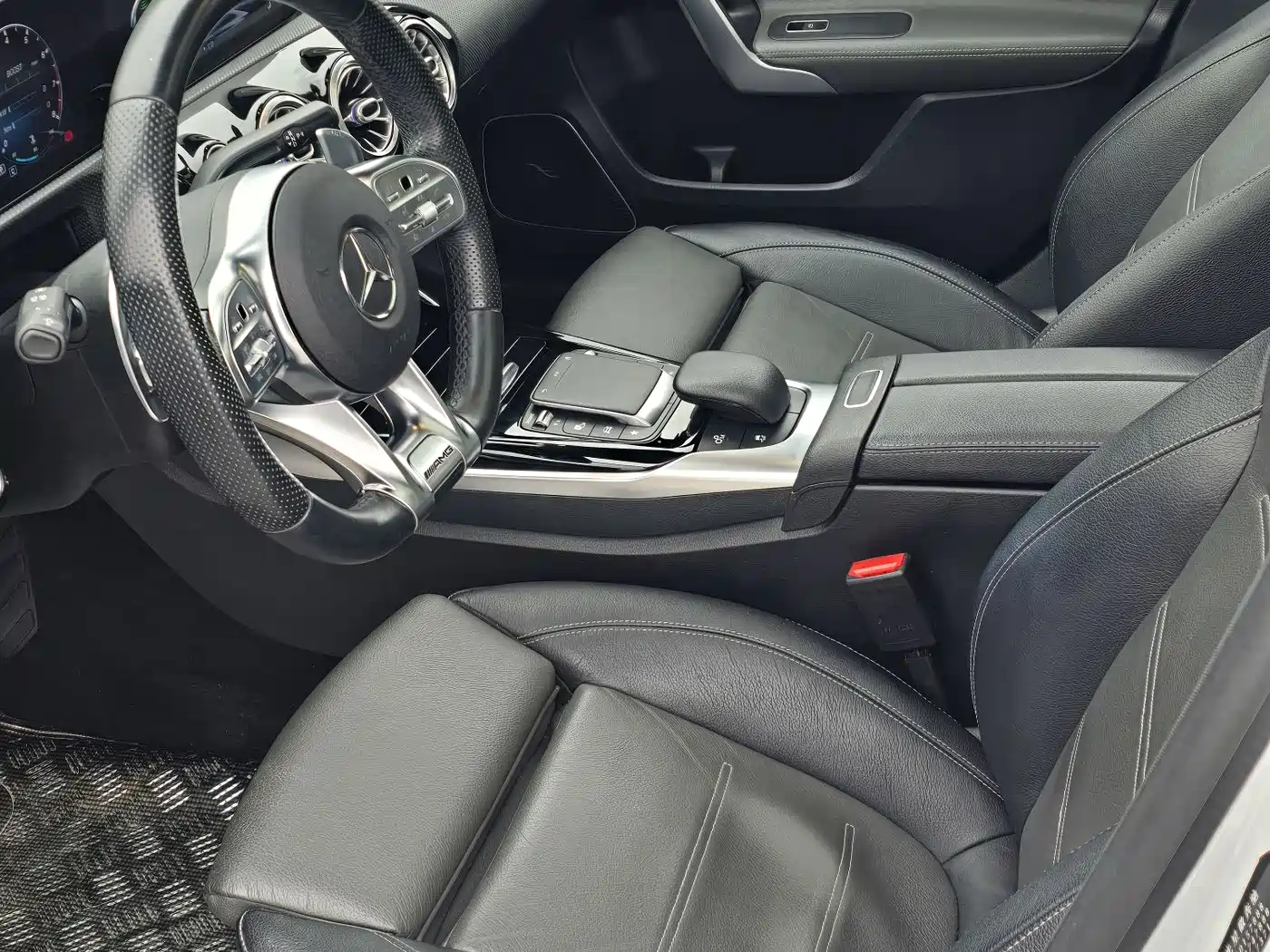 Mercedes-Benz A-Class AMG 2020 AMG A 35 L 4MATIC фото 11