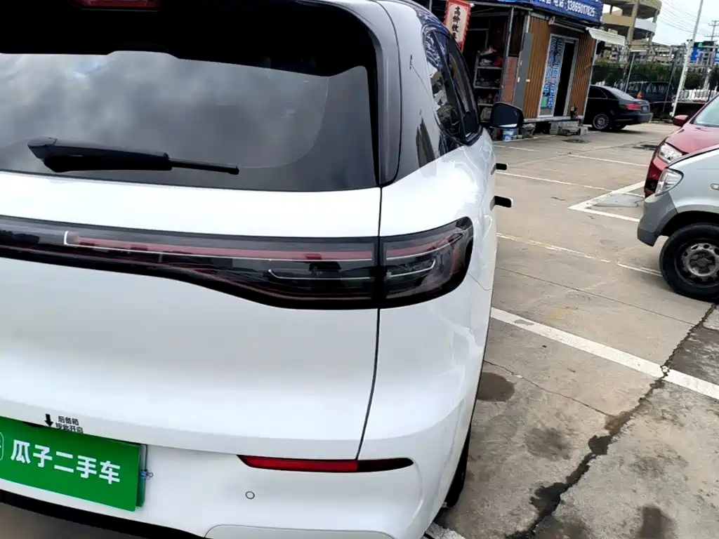 Фото 8 - Geely Galaxy Galaxy E5