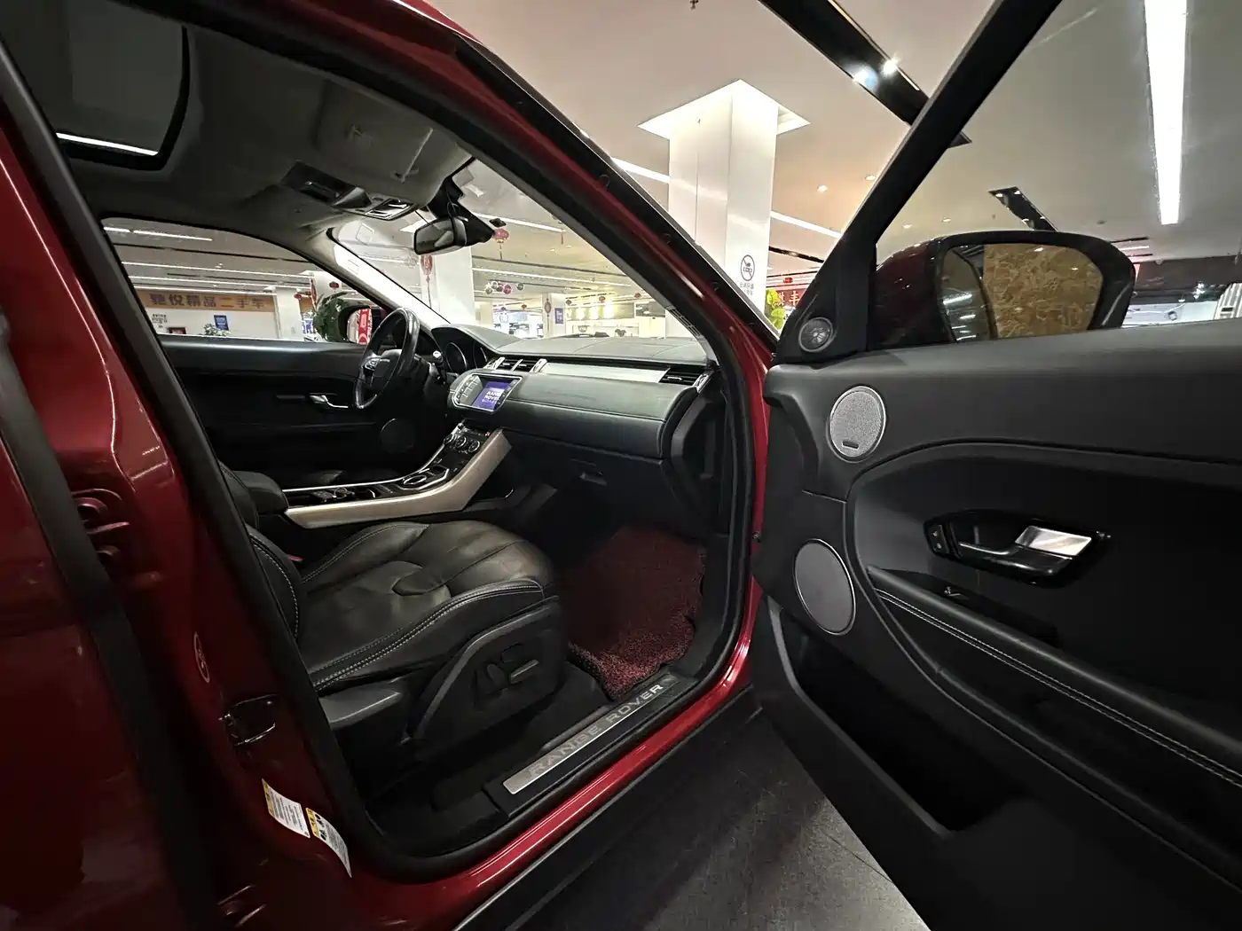 Land Rover Range Rover Evoque (Import) 2012 2012 2.0T 5-door Premium Edition