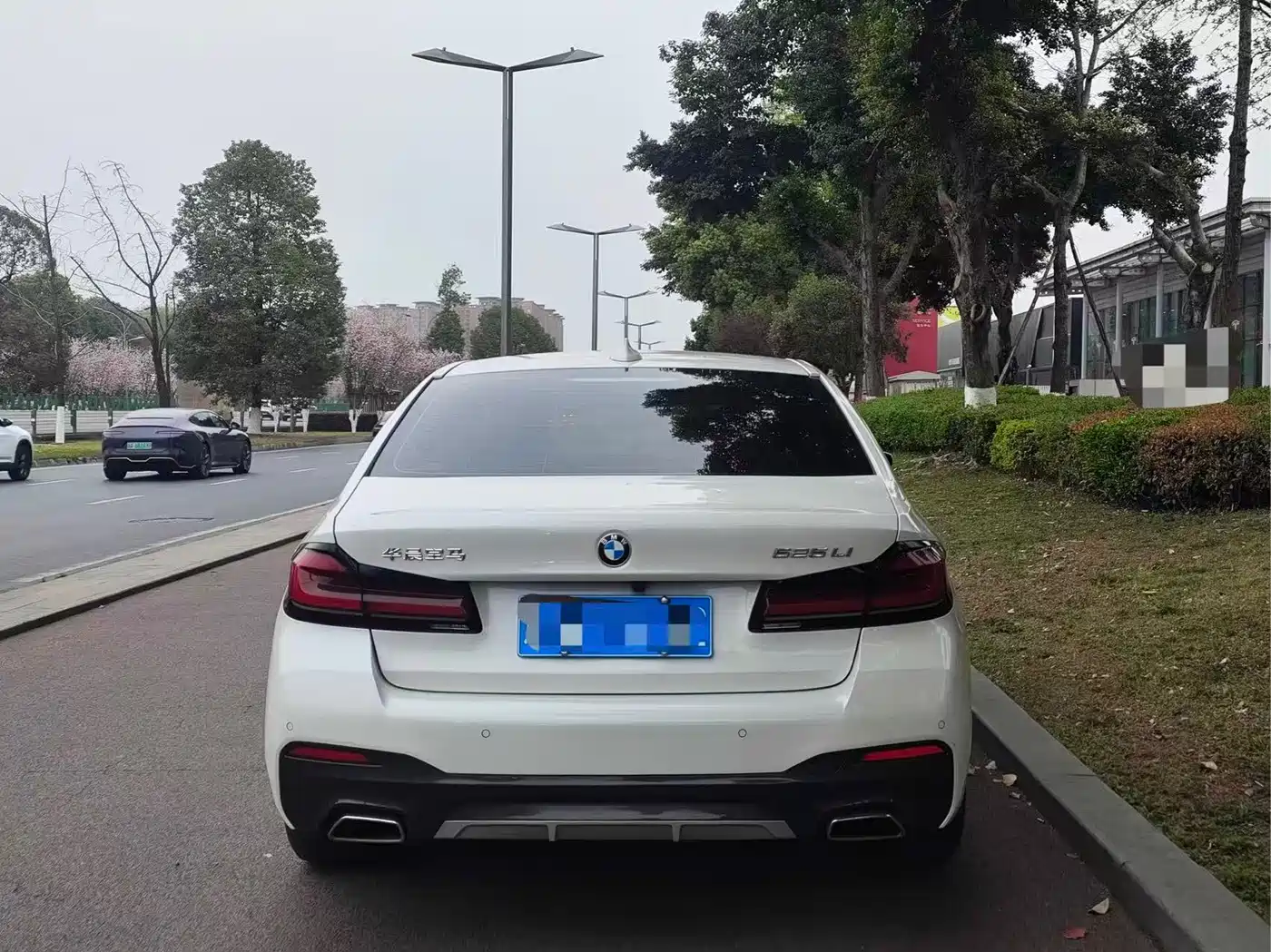 BMW 5 Series 2022 525Li M Sport Package фото 8