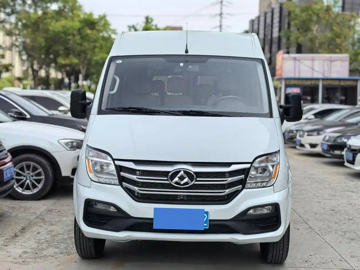 SAIC Maxus Xintu V80 2025 PRO Aoyun 2.0T Manual Long Wheelbase High Roof 6/7/8/9-Seater фото 16