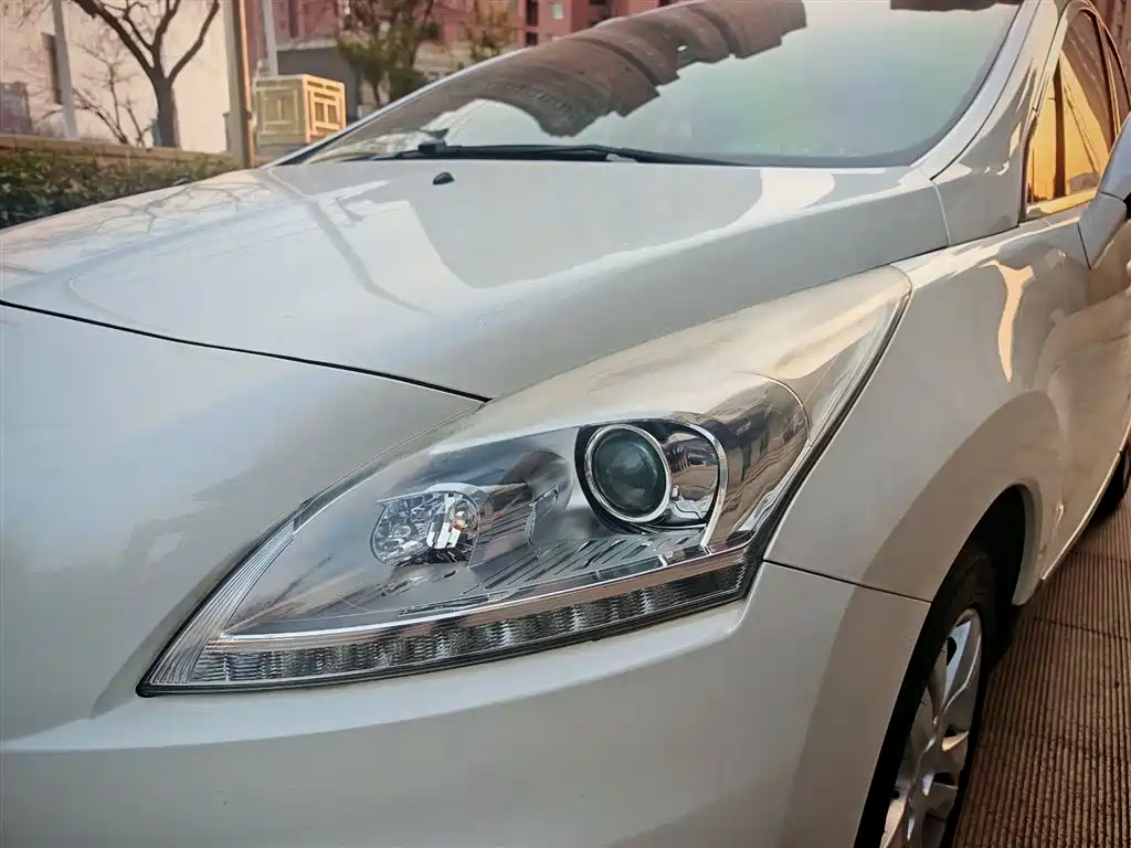 Peugeot 3008 2015 1.6THP Automatic Classic Edition фото 3