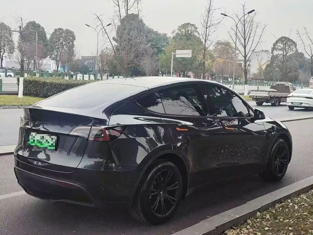 TESLA MODEL Y