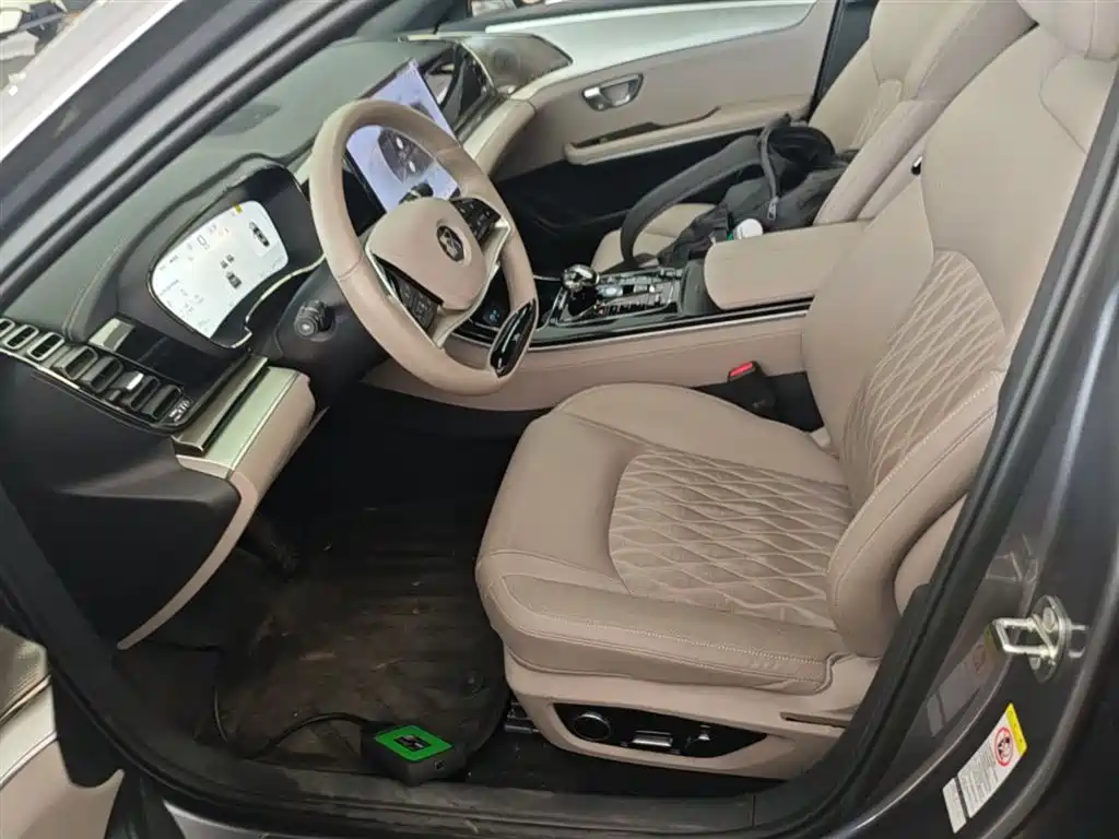 BYD Han 2025 DM-i 125KM Honor фото 15