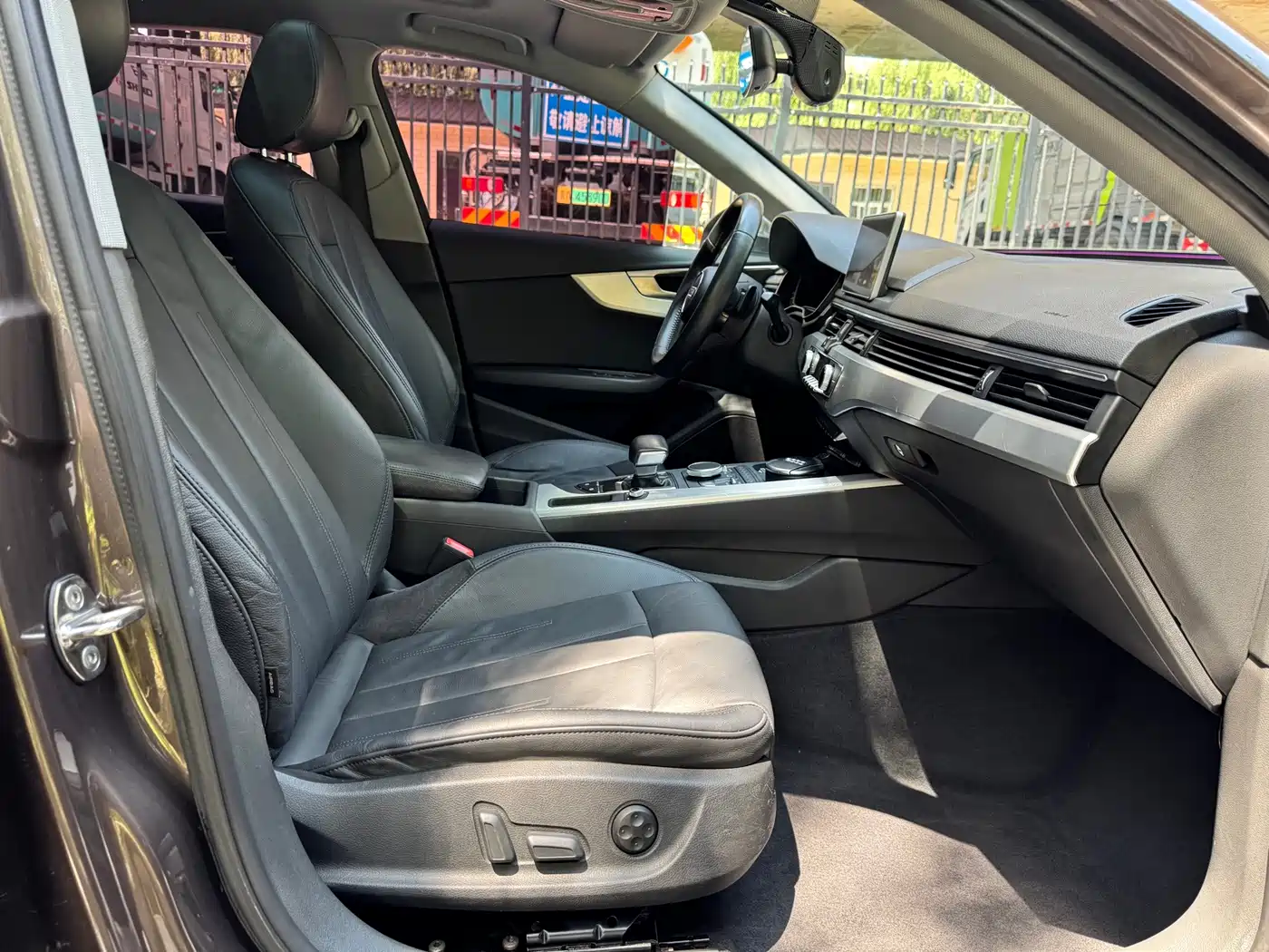Фото 9 - Audi A4L