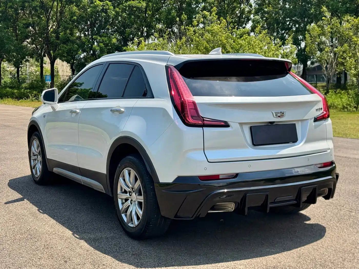 Cadillac XT4 2019 2020 28T FWD Leading Sport Trim
