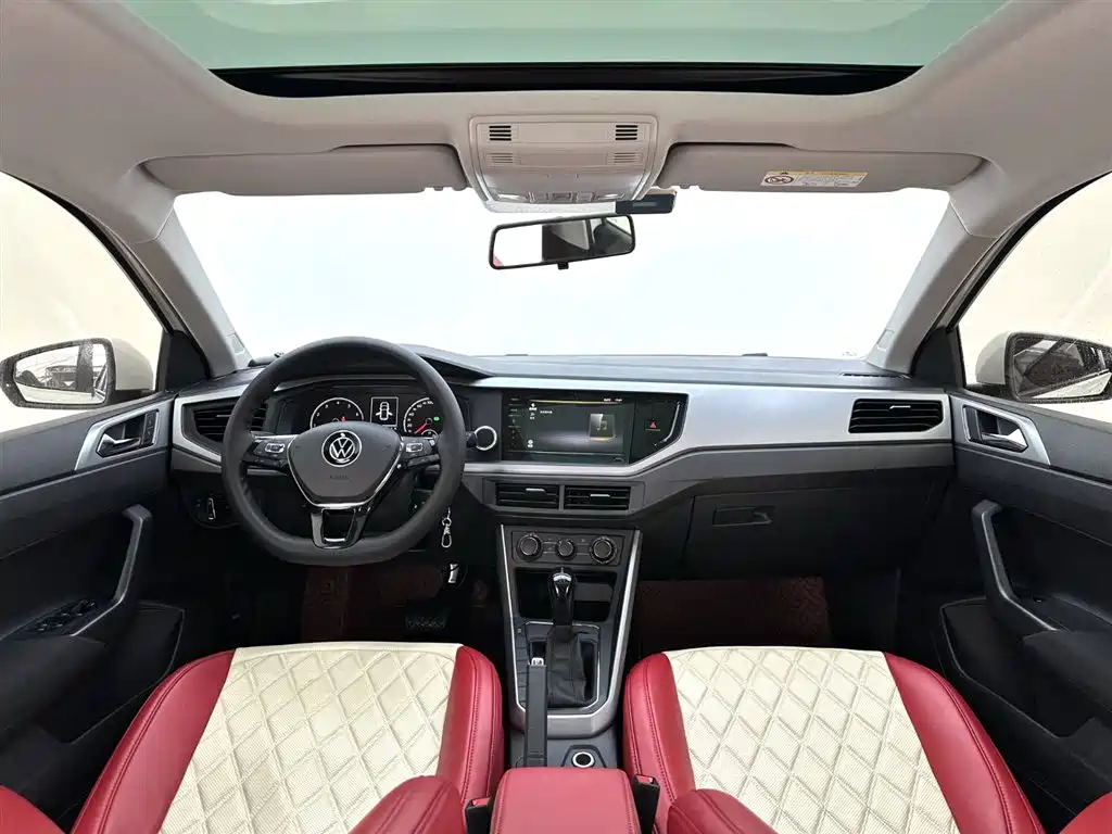 Volkswagen Polo 2021 Plus 1.5L Automatic Panorama Enjoyment Edition фото 15