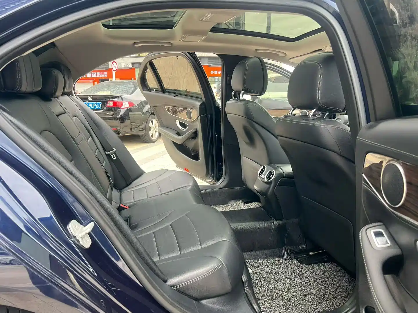 Фото 6 - Mercedes-Benz C-Class