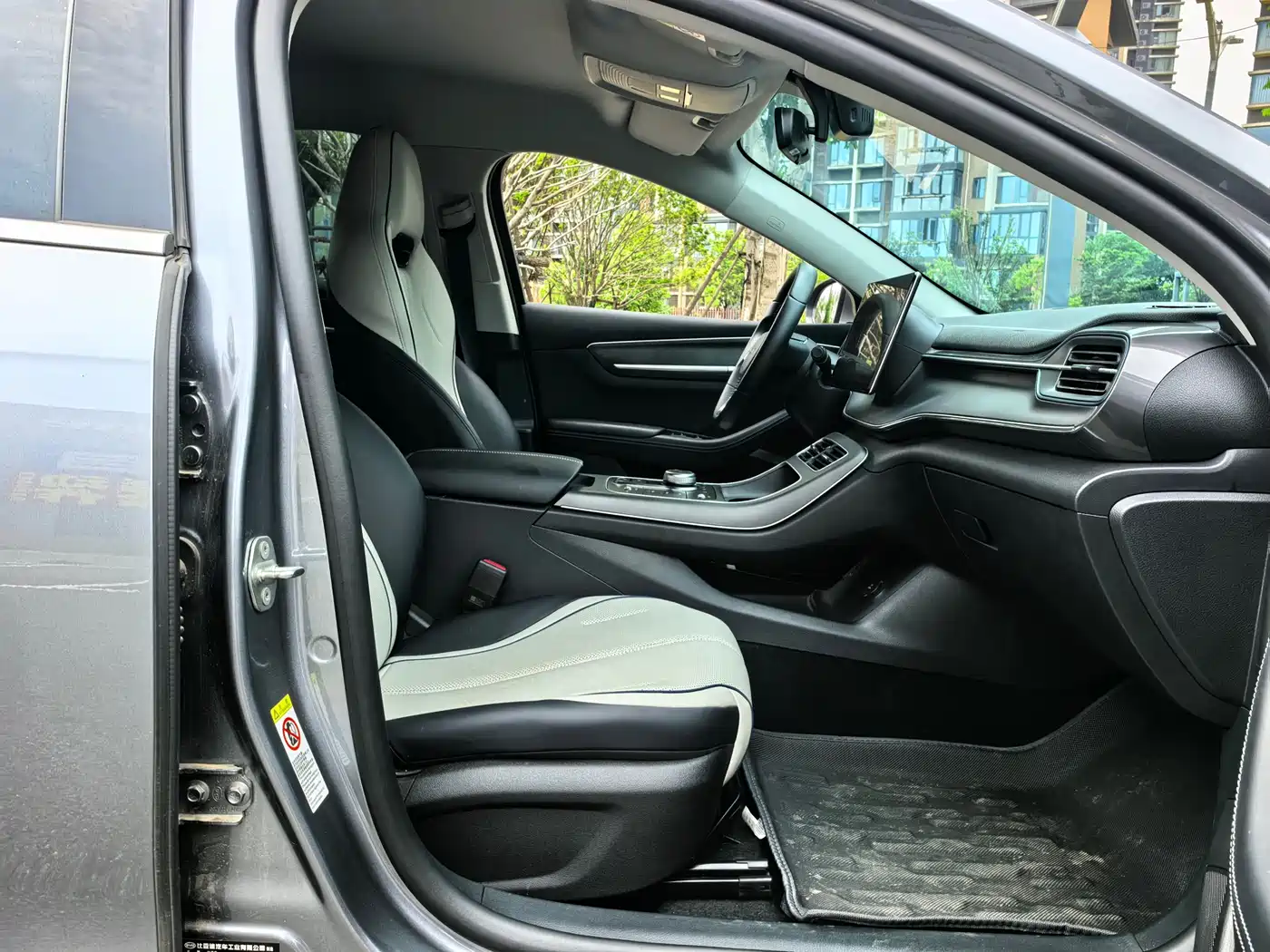 BYD Destroyer 05 2024 Glory Edition DM-i 55KM Luxury фото 6