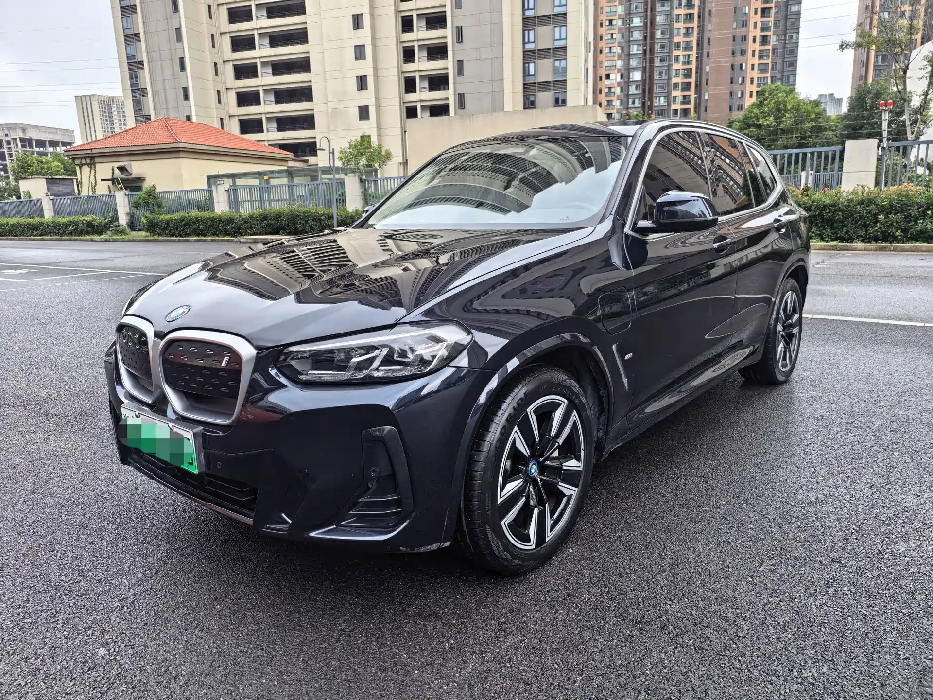 Фото 1 - BMW iX3