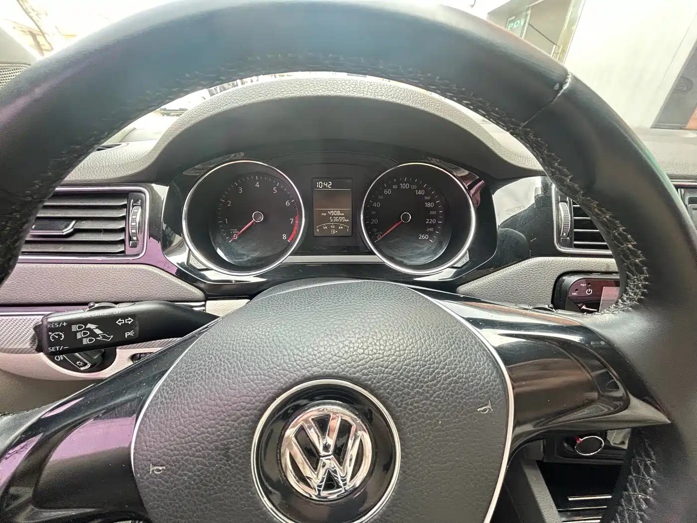 Volkswagen Sagitar 2015 1.6L Automatic Comfort фото 13
