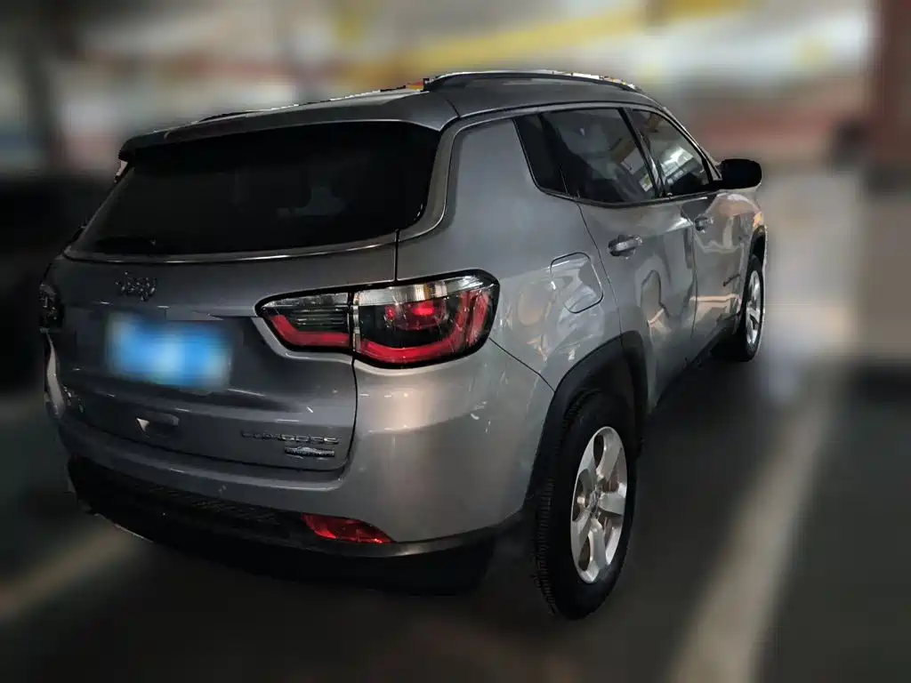 Photo 4 - Jeep Compass