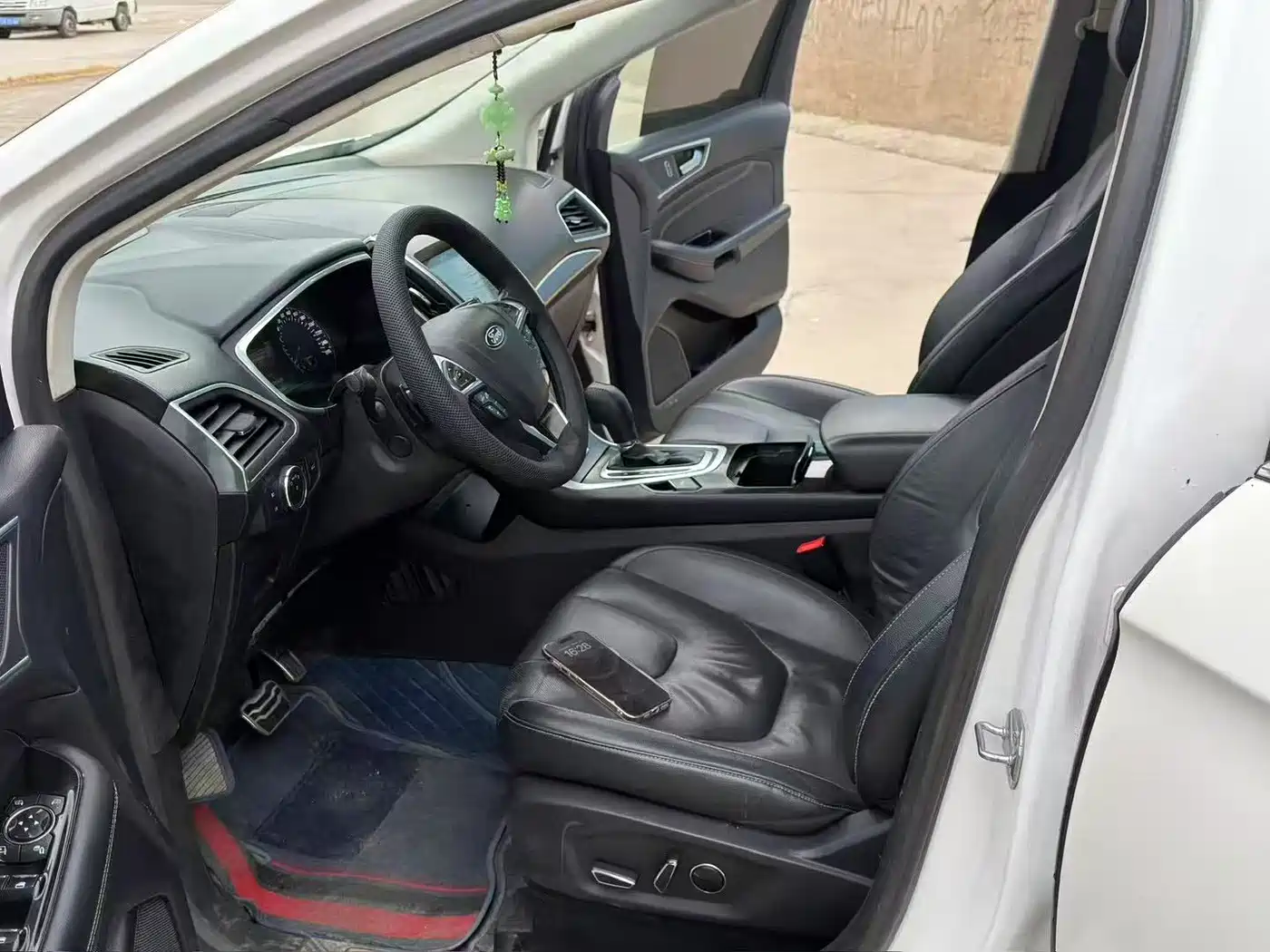 Фото 4 - Ford Edge