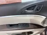 Фото 15 - Buick GL8