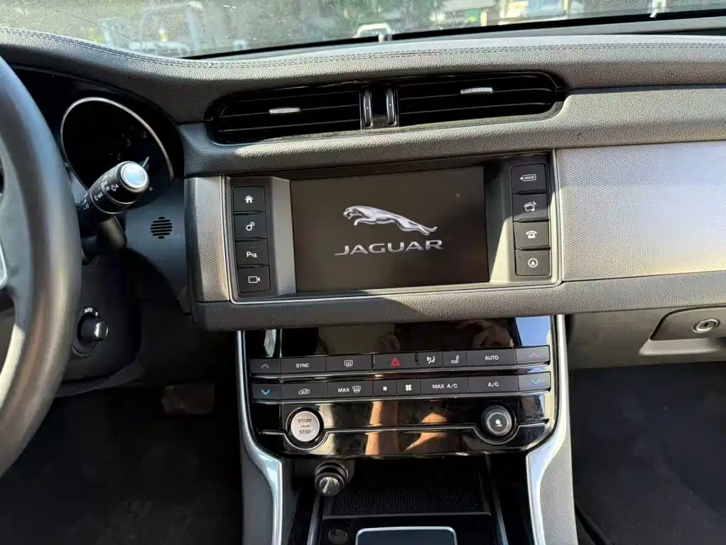 Jaguar XF 2019 2018 XF Sportbrake 2.0T 250PS 2WD Elegance Edition