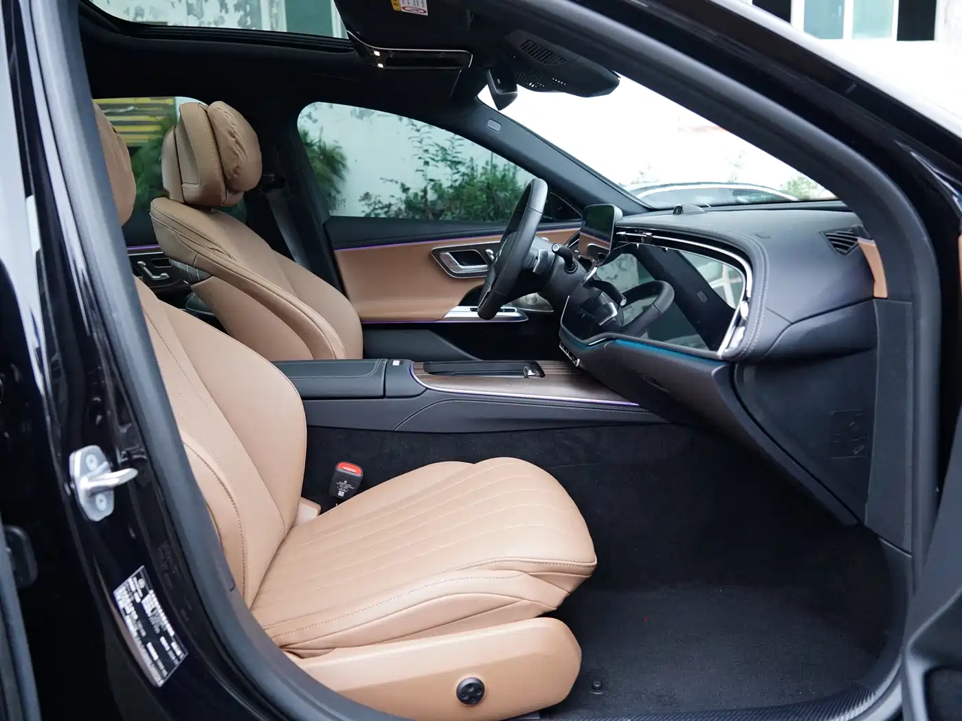 Mercedes-Benz E-Class 2024 Model E 300 L Luxury фото 20
