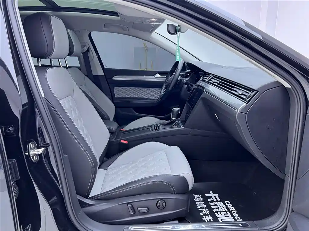 Volkswagen Magotan 2023 2 Million Units Anniversary Edition 330TSI DSG Leading Type фото 17