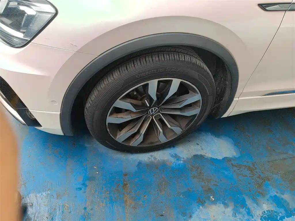 Volkswagen Tiguan L 2021 330TSI Automatic 2WD R-Line Premium фото 23