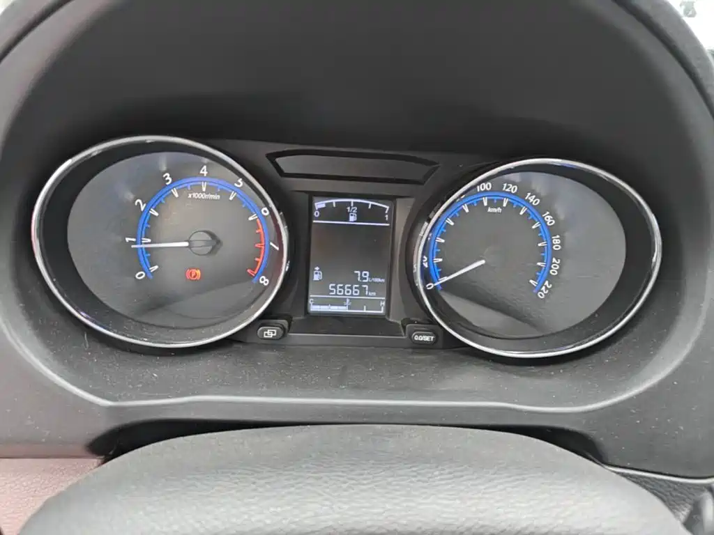 Dongfeng Fengxing Fengxing SX6 2017 2016 1.6L Manual Premium