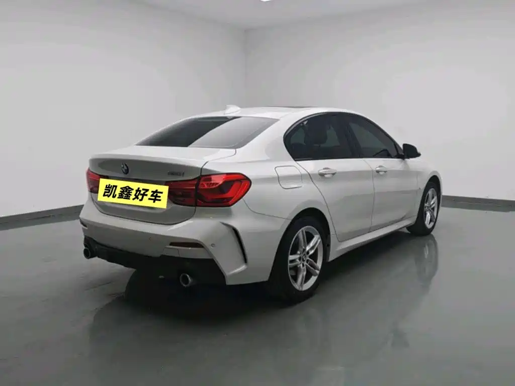 BMW 1 Series 2020 Model 120i M Sport Package фото 4