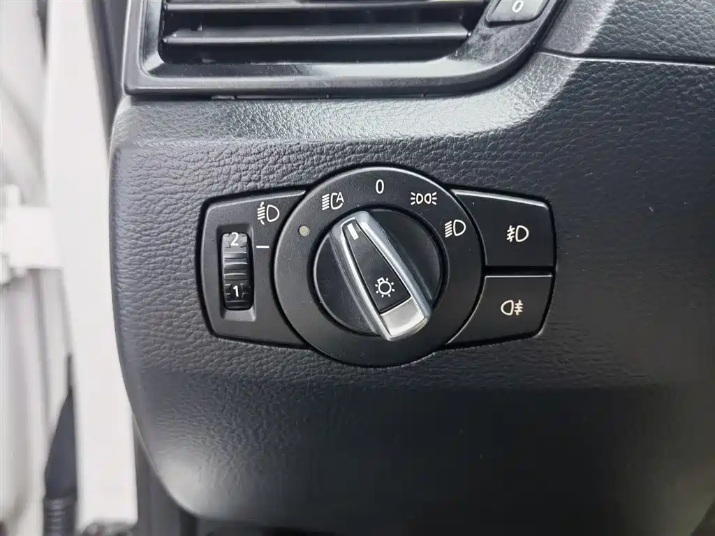 BMW X1 2014 sDrive18i Fashion Edition фото 21